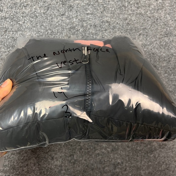 The‎ North Face 700 Fill Down Vest Womens Small Black Pink Lined Puffer - Picture 9 of 9